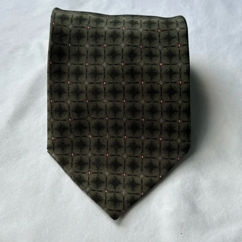 Bill Blass Silk Green Geometric Pattern Tie